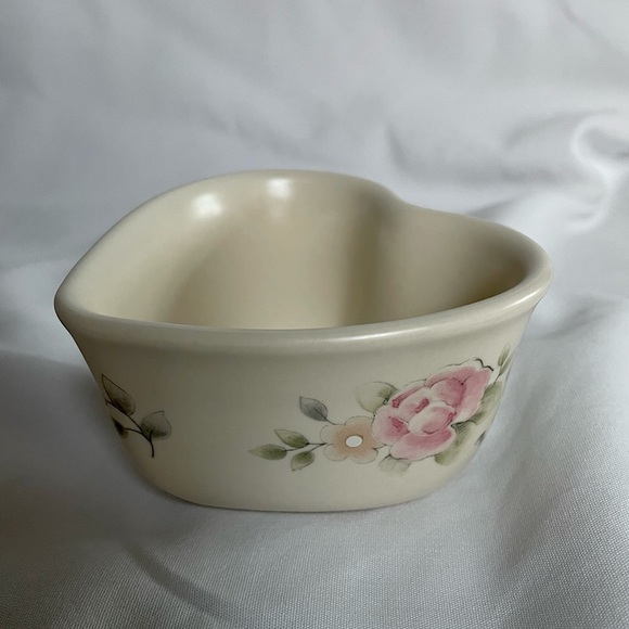 Pfaltzgraff tea rose small heart dish - Picture 1 of 5
